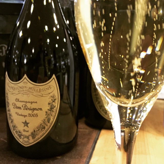 BOTTLE PRESENTER - DOM PERIGNON CHAMPAGNE 5.0