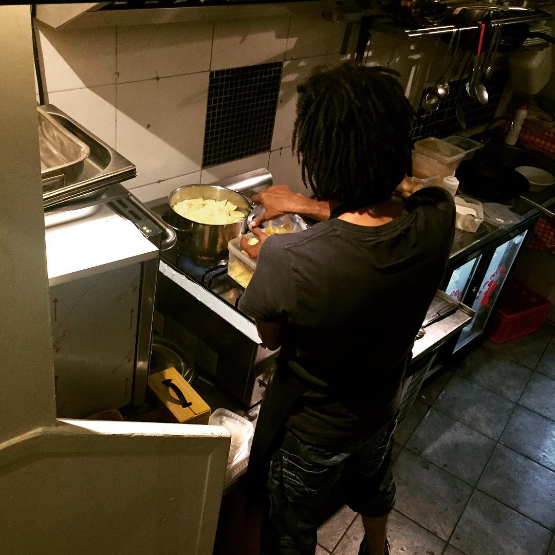 smaekker-laekker-aziz-adam-min